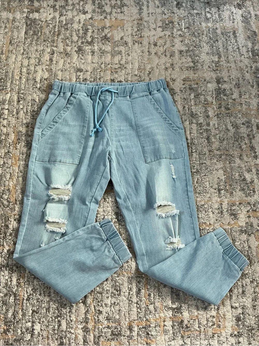 SUPER CUTE DISTRESSED DENIM JOGGERS! EUC! SIZE X L